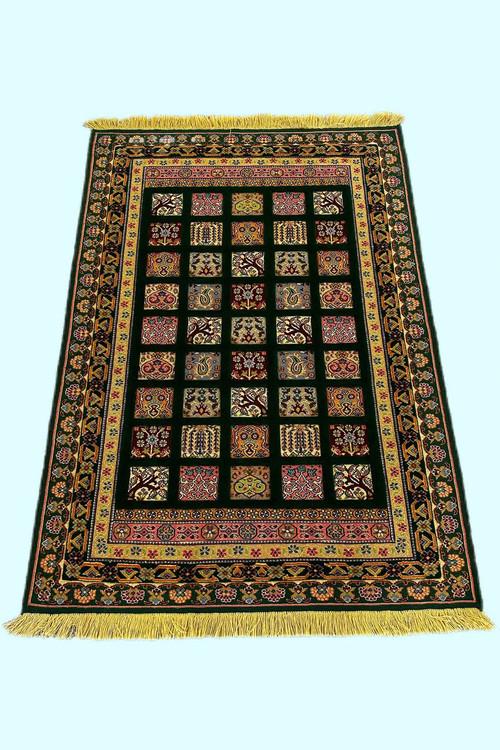 گلیم فرش دستبافت 2.5متری برجسته طرح قابی بافت خراسان کد 0700470