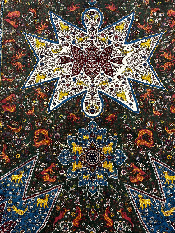 فرش دستباف 6متری تمام پشم لول بافت طرح دختر ارامنه قشقایی رنگ طبیعی کد 0500190