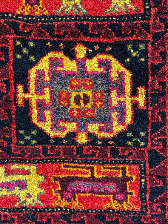 فرش دستباف کناره 2.2 متری تمام پشم طلاشور کهنه اطیغه کد 0700141