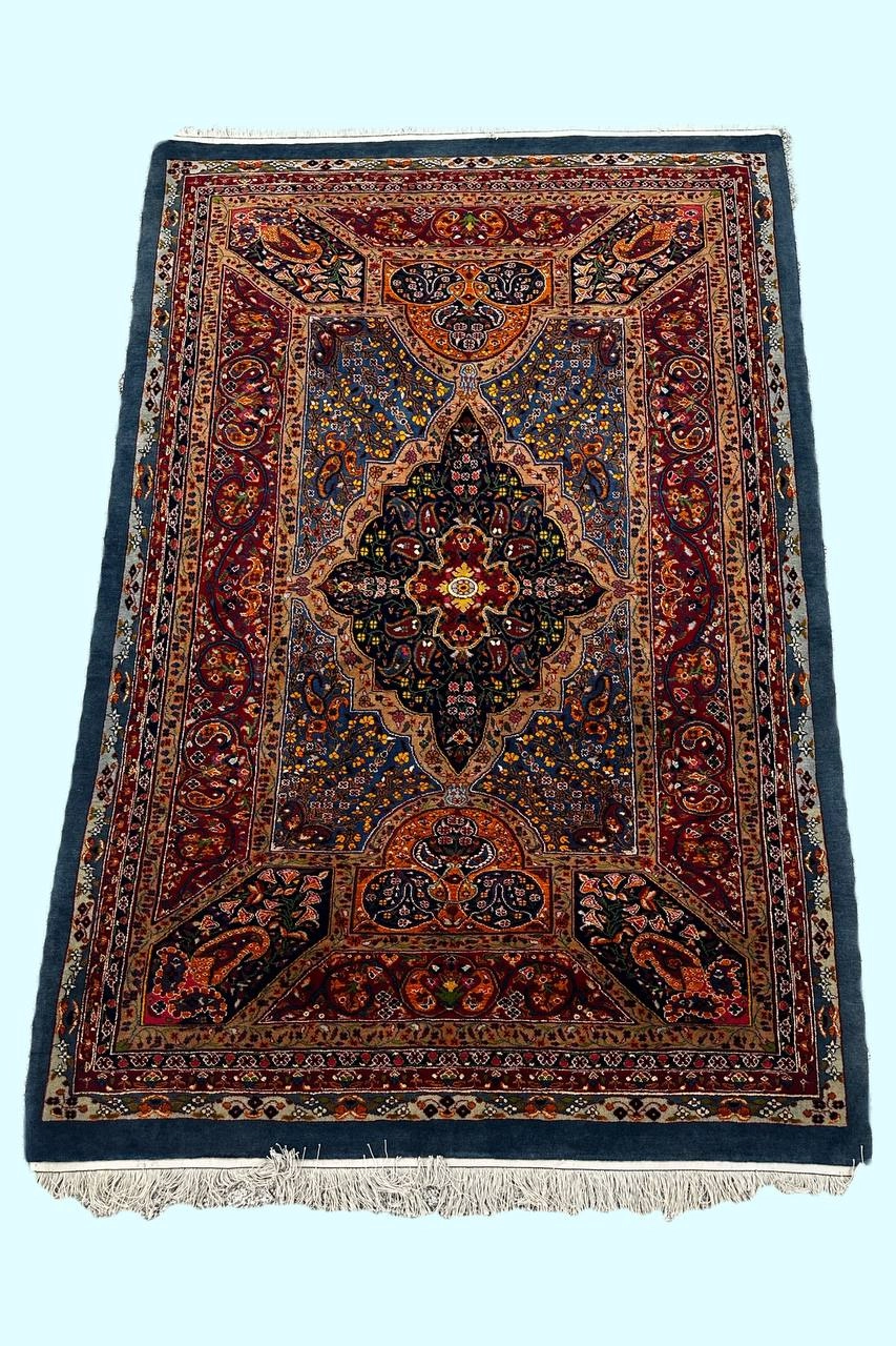 فرش دستباف 2متری تمام پشم لول بافت نقش هریز رنگ طبیعی کد 0700479فرش دستباف 2متری تمام پشم لول بافت نقش هریز رنگ طبیعی کد 0700479