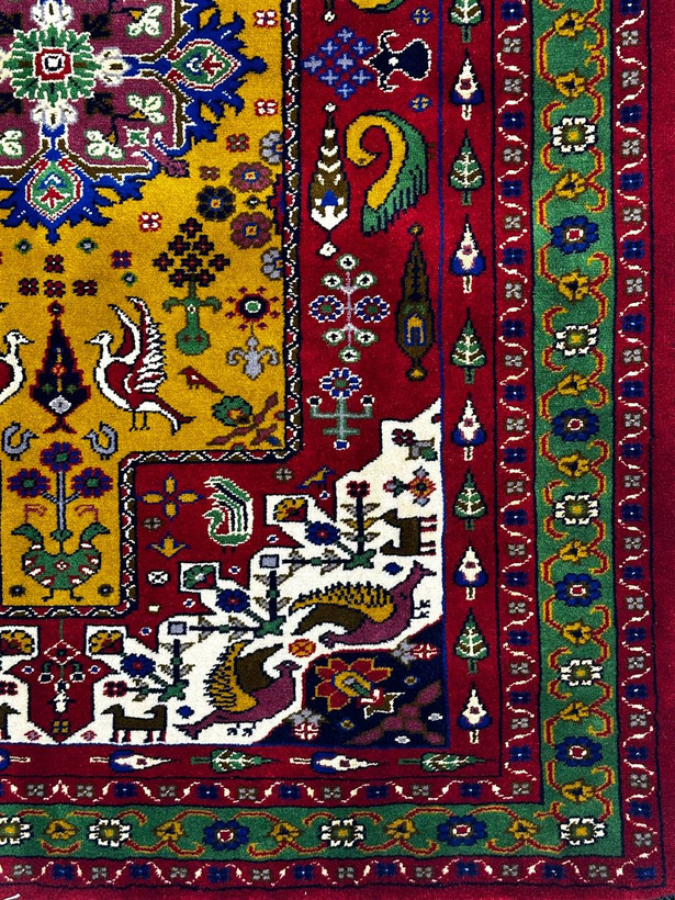 قالیچه دستباف1.5متری تمام پشم گل ابریشم قشقایی رنگ طبیعی کد 0700439