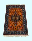 قالیچه دستباف1.5متری تمام پشم گل ابریشم قشقایی رنگ طبیعی کد 0700439