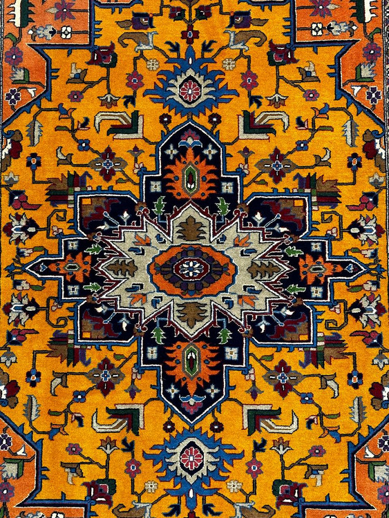 قالیچه دستباف1.5متری تمام پشم گل ابریشم قشقایی رنگ طبیعی کد 0700439