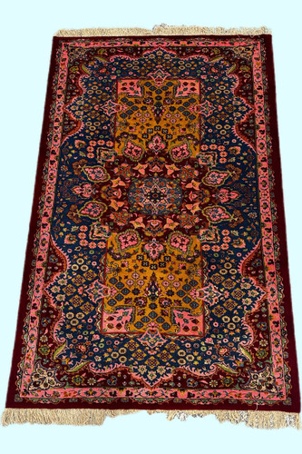 فرش دستباف 2.7متری گل ابریشم نقش ترنجی رنگ طبیعی کد 0700109