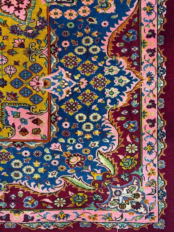 فرش دستباف 2.7متری گل ابریشم نقش ترنجی رنگ طبیعی کد 0700109