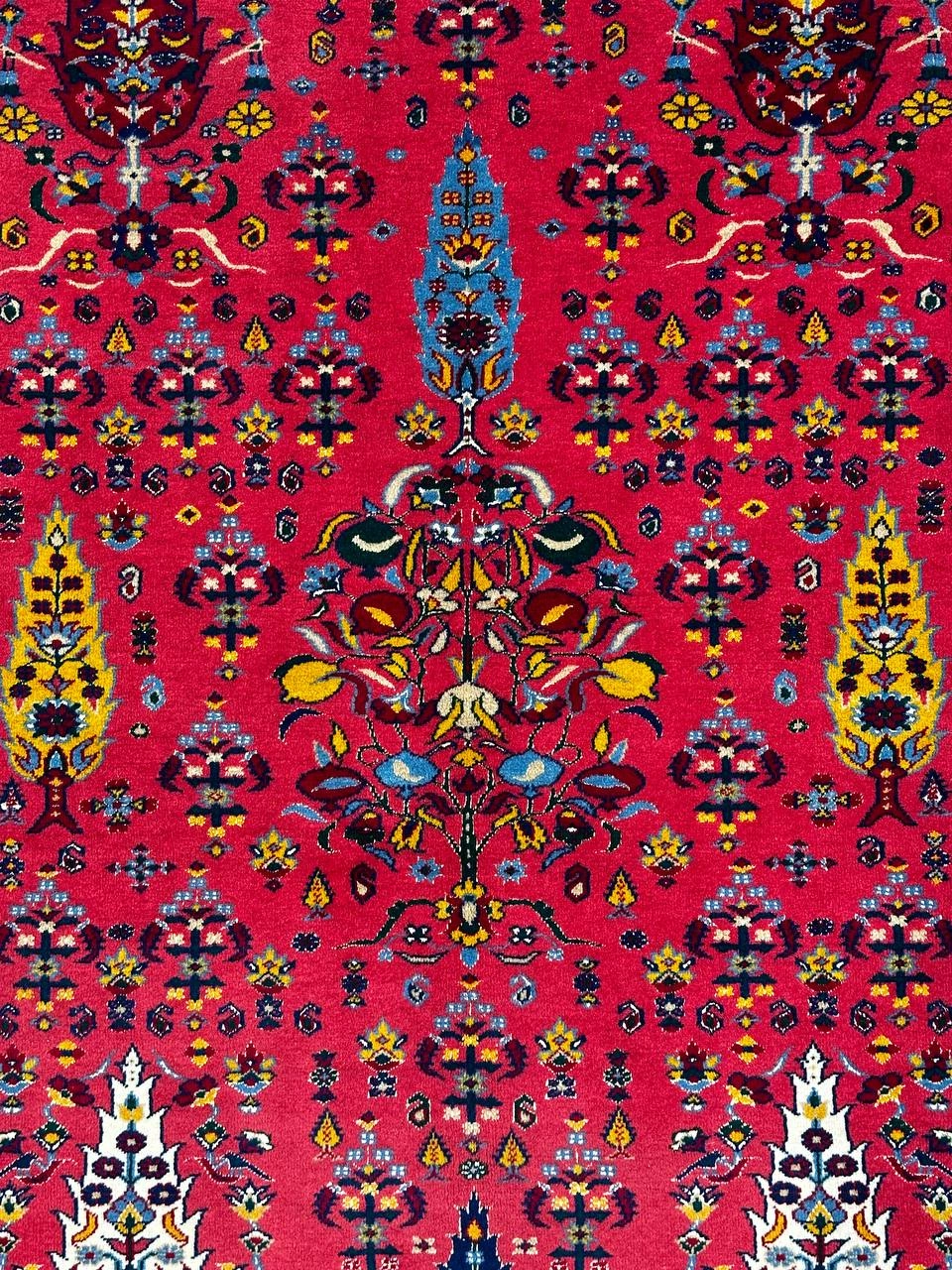 فرش دستباف 2.8متری چله و گل ابریشم نقش سروی رنگ طبیعی کد0700070