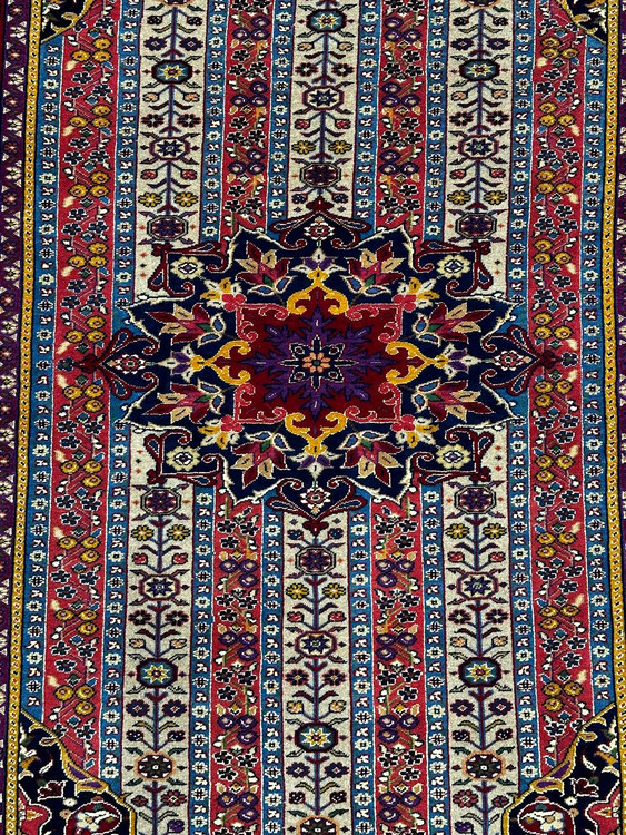 فرش دستباف 3متری تمام پشم چله ابریشم خراسان رنگ طبیعی کد0700079فرش دستباف 3متری تمام پشم چله ابریشم خراسان رنگ طبیعی کد0700079