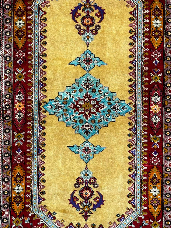 فرش دستباف 1.9متری گل ابریشم تمام پشم نقش قشقایی رنگ طبیعی کد 0700471