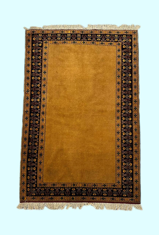 فرش دستباف 2.6متری تمام پشم نقش کف ساده بافت خراسان رنگ طبیعی کد0700021