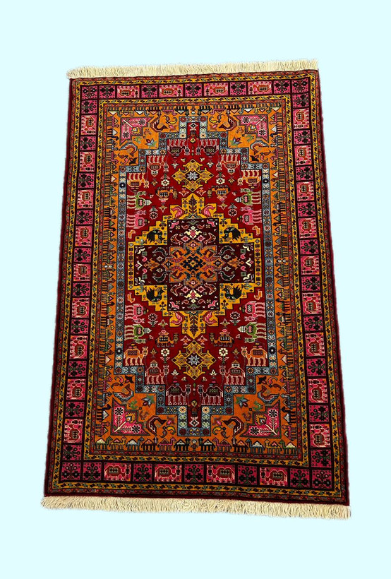 فرش دستباف 2.5متری تمام پشم نقش ترنجی بافت خراسان رنگ طبیعی کد 0700018فرش دستباف 2.5متری تمام پشم نقش ترنجی بافت خراسان رنگ طبیعی کد 0700018