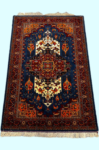 فرش دستباف 3.2متری چله و گل ابریشم قشقایی رنگ طبیعی کد 0700489