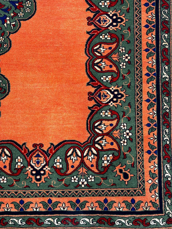 فرش دستبافت 2.7متری چله و گل ابریشم نقش ترنجی رنگ طبیعی کد 0700069