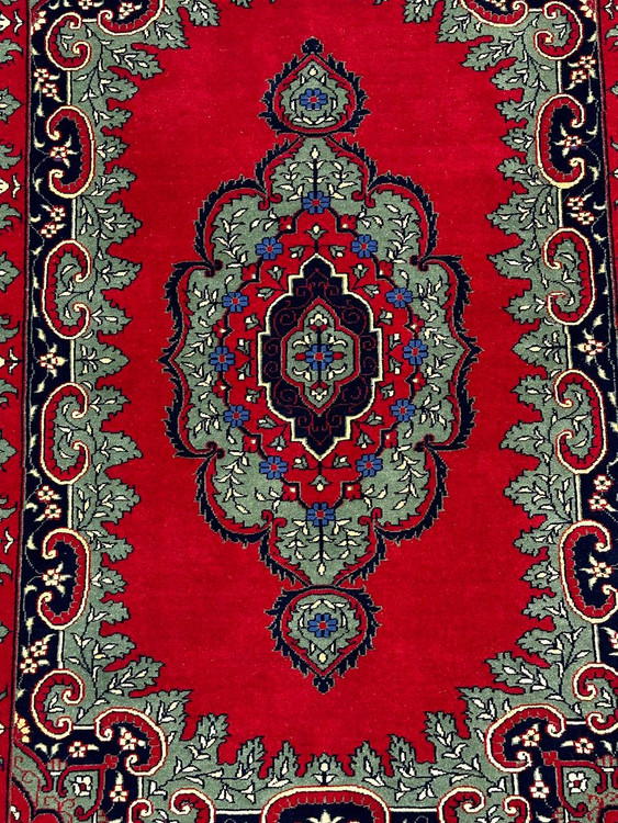 فرش دستبافت 2.7متری چله و گل ابریشم نقش ترنجی رنگ طبیعی کد 0700069