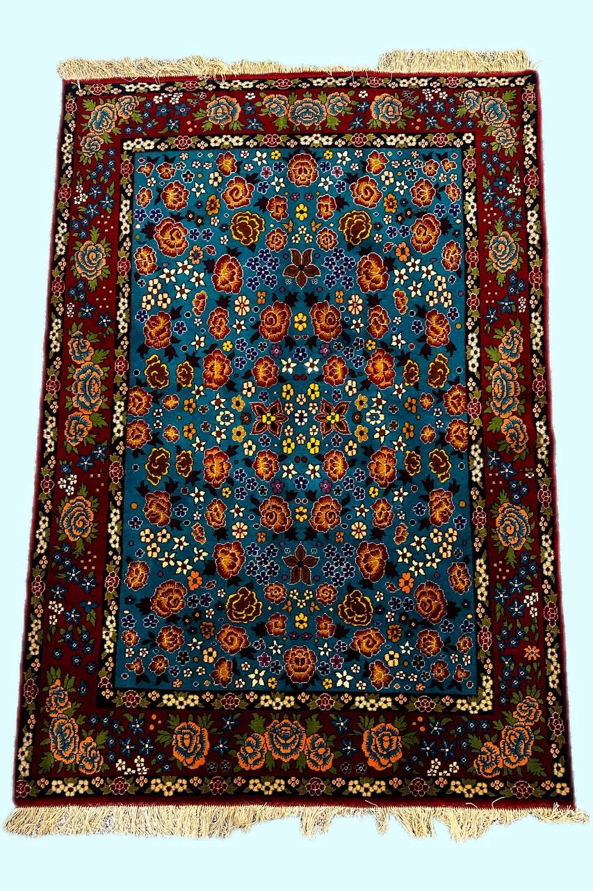 فرش دستبافت 2.6 متری چله و گل ابریشم نقش هزار گل بافت خراسان رنگ طبیعی کد0700454