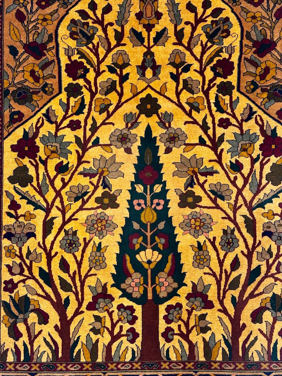 فرش دستبافت 2.8متری چله و گل ابریشم نقش سروی رنگ طبیعی کد 0700017