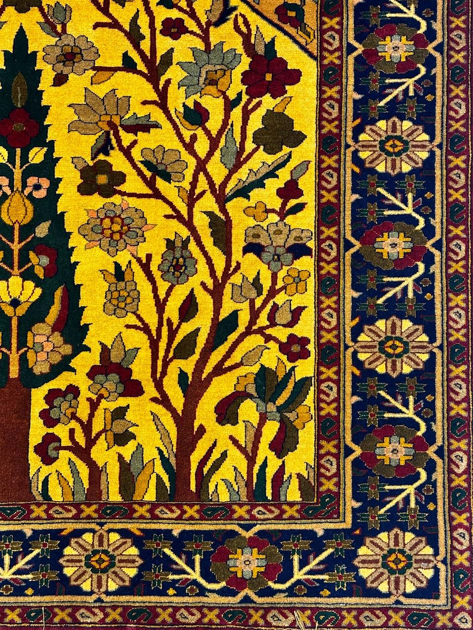 فرش دستبافت 2.8متری چله و گل ابریشم نقش سروی رنگ طبیعی کد 0700017