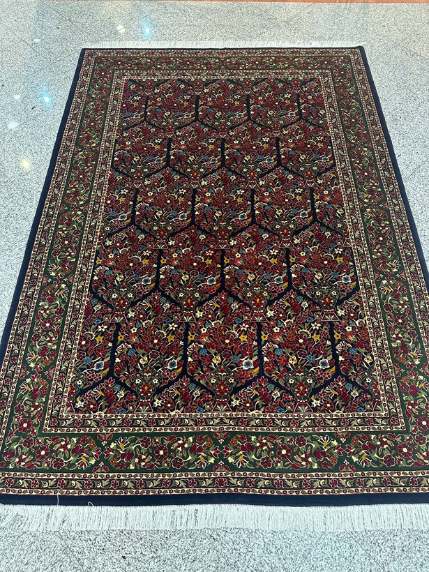 فرش دستبافت 6متری نقش قشقایی گل ابریشم با رنگ گیاهی 40 رج کد 0500252