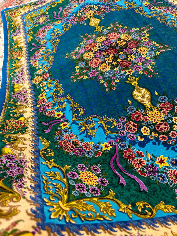 فرش دستبافت 1.5متری تمام ابریشم نقش ترنجی قم 80رج رنگ گیاهی کد1200060