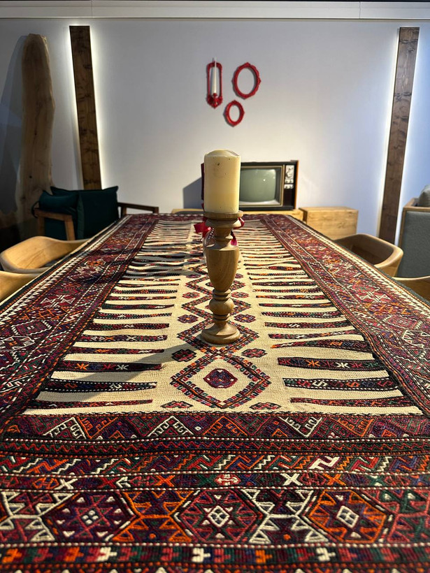 گلیم دستبافت عشایری 2.5متری بافت کلات نادری رنگ گیاهی کد0800048