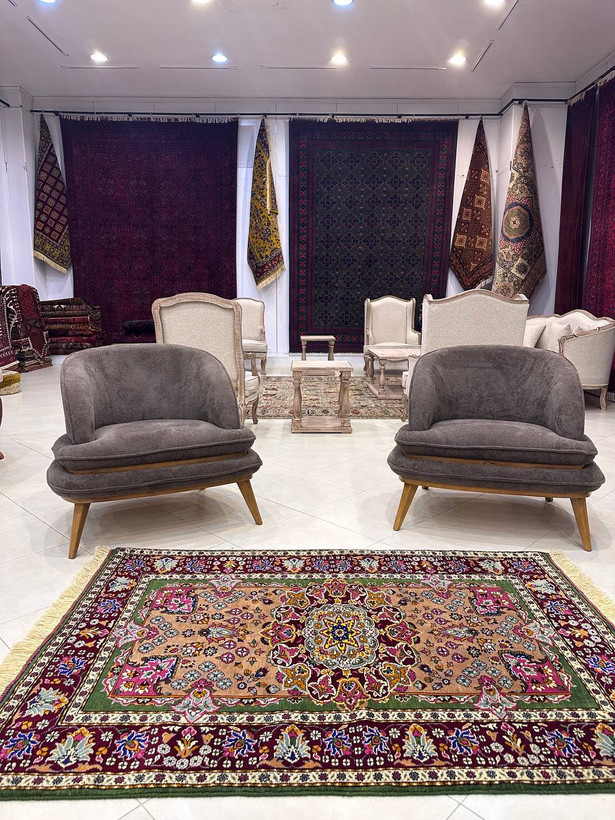 فرش دستبافت 2متری پشم و ابریشم نقش قشقایی زمینه قرمز رنگ گیاهی کد0700580
