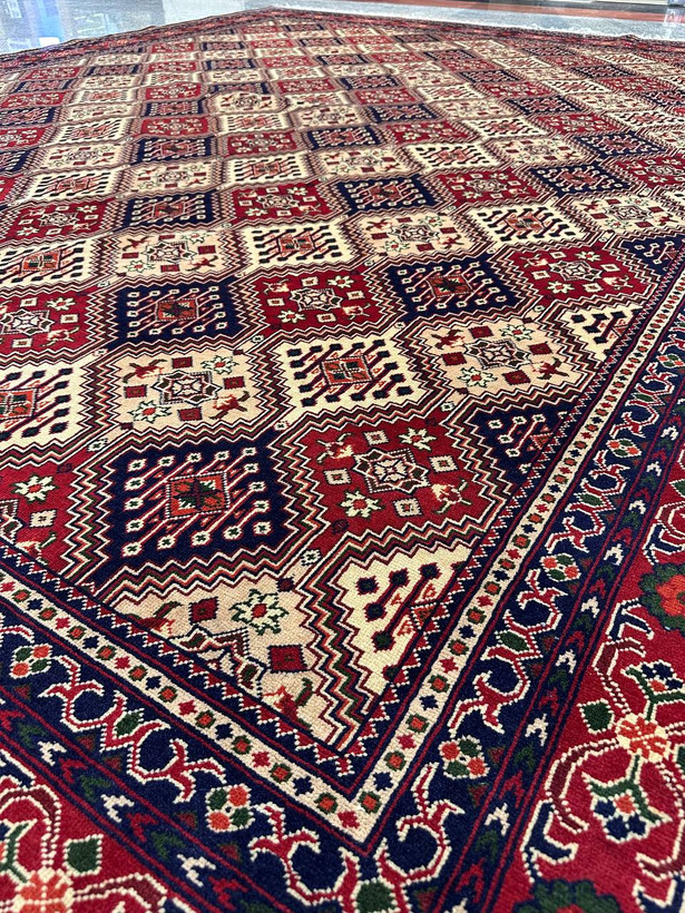 فرش دستبافت 12متری تمام کرک مرینوس نقش هندسی رنگ گیاهی 35رج کد0300022