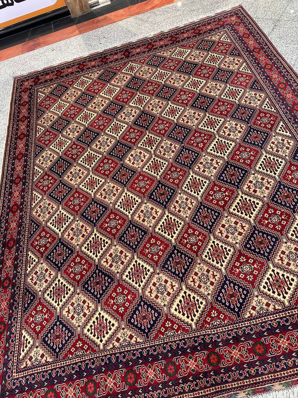 فرش دستبافت 12متری تمام کرک مرینوس نقش هندسی رنگ گیاهی 35رج کد0300022
