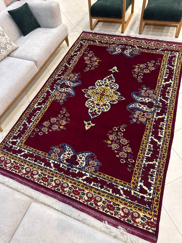فرش دستباف 6متری گل ابریشم نقش لچک و ترنج قشقاییی رنگ گیاهی کد 0500555