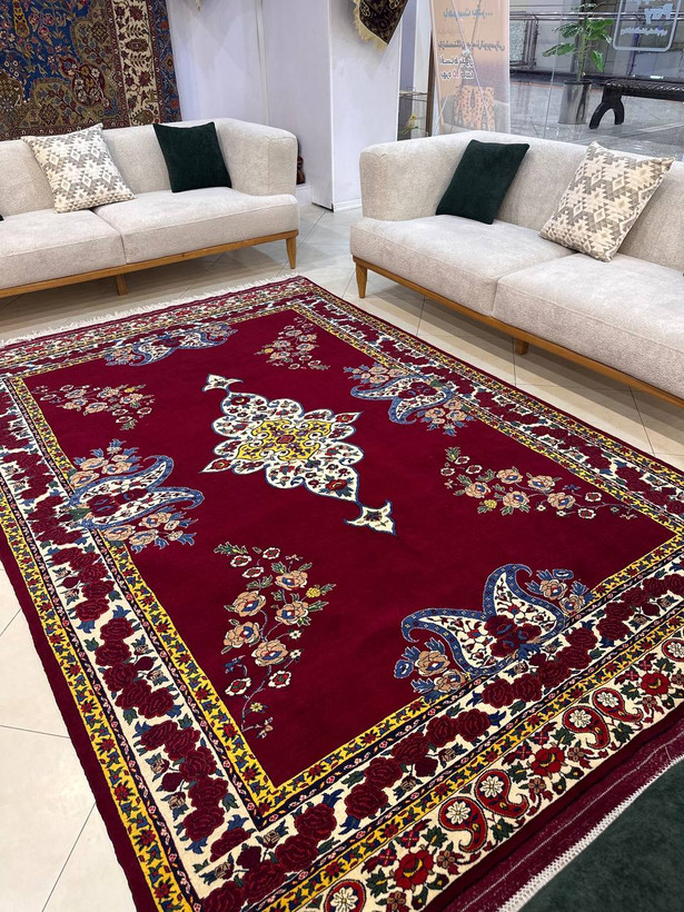 فرش دستباف 6متری گل ابریشم نقش لچک و ترنج قشقاییی رنگ گیاهی کد 0500555