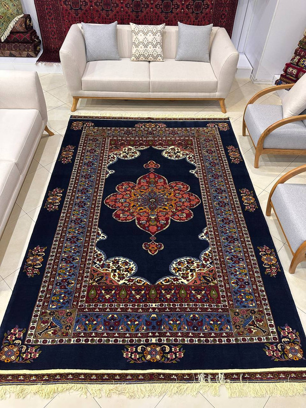 فرش دستبافت 6متری گل ابریشم کف ساده 40 رج رنگ گیاهی بافت خراسان کد0500303
