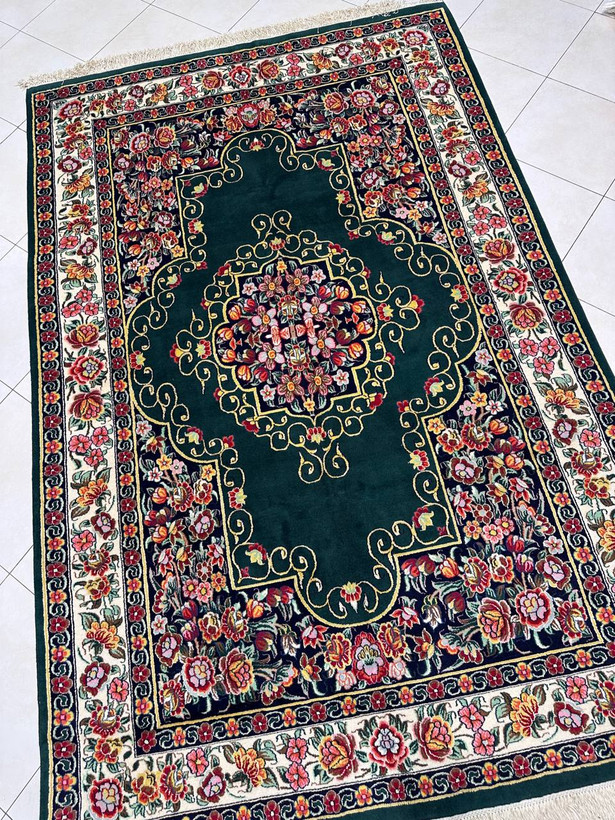 فرش دستبافت 6متری تمام پشم چله ابریشم نقش قشایی کف ساده رنگ گیاهی کد0500340