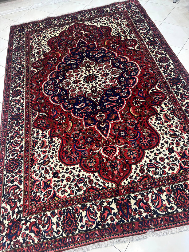 فرش دستبافت 6متری تمام پشم عشایری بختیار کارکرده رنگ گیاهی کد 0500347