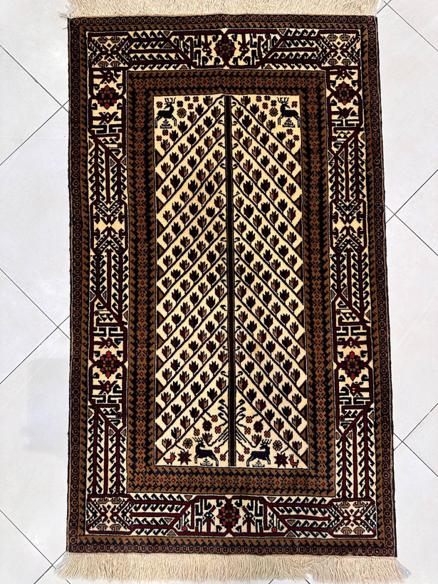 فرش دستبافت 1/5متری تمام پشم بلوچ بافت نقش برگ تاکی رنگ گیاهی کد0800045