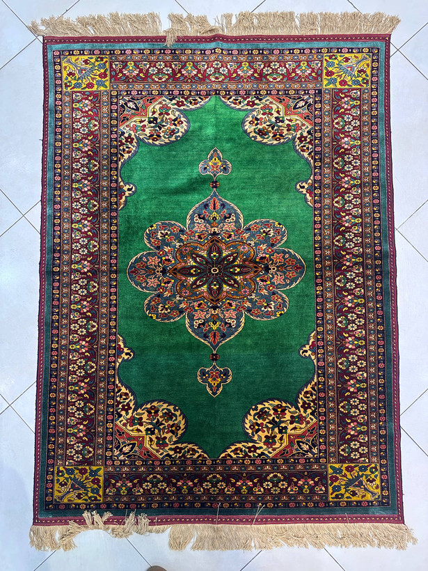 فرش دستبافت 2متری 80رج تمام ابریشم نقش قشقایی بافت خراسان رنگ گیاهی کد 1200076