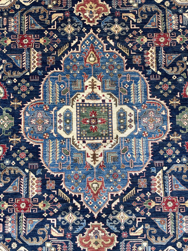فرش دستبافت18متری پشم دستریس سلطان اباد طرح قشقایی رنگ گیاهی کد0200010