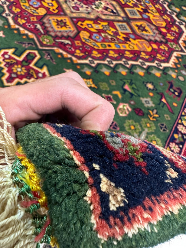فرش دستبافت 1/5 متری چله و گل ابریشم نقش قشقایی رنگ گیاهی کد0700728